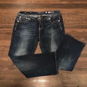 Miss Me Size 36 Mid Rise Easy Crop